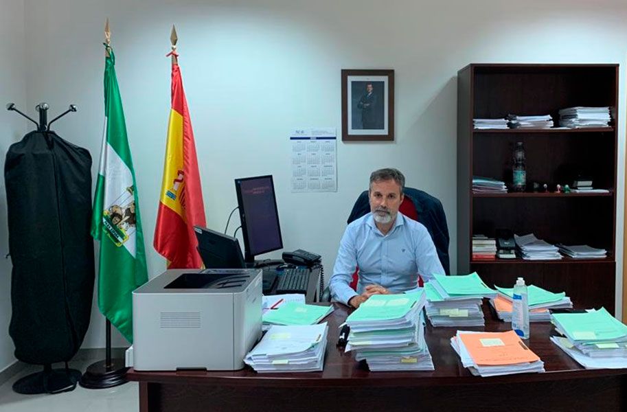 Hay Esperanza - JORGE FERNÁNDEZ VAQUERO